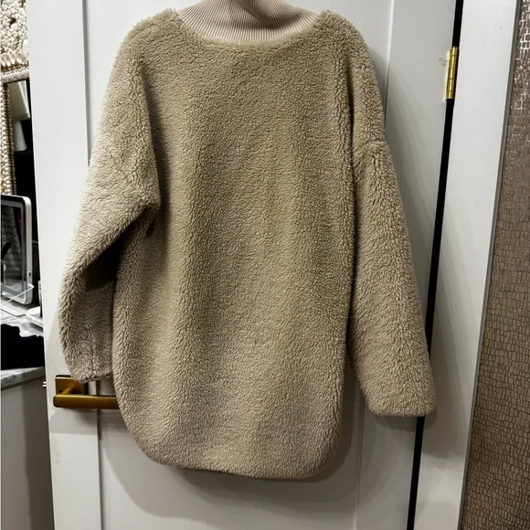 Varley Cream Teddy Jacket - Picture 6 of 6